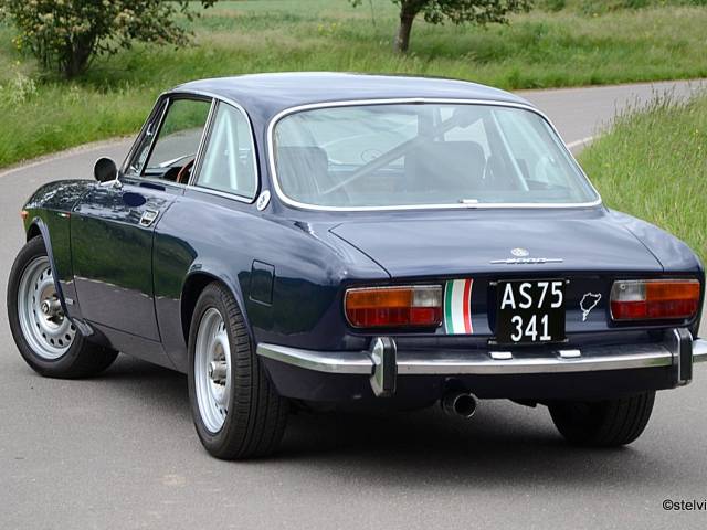 alfa giulia gt 2000