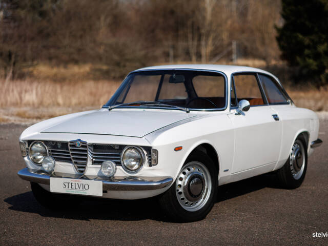 Alfa Romeo Giulia 1600 Sprint GT Veloce