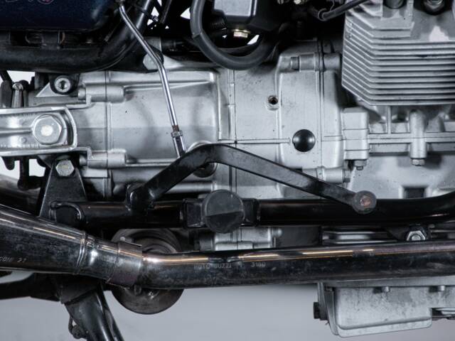 Moto Guzzi Nevada 750