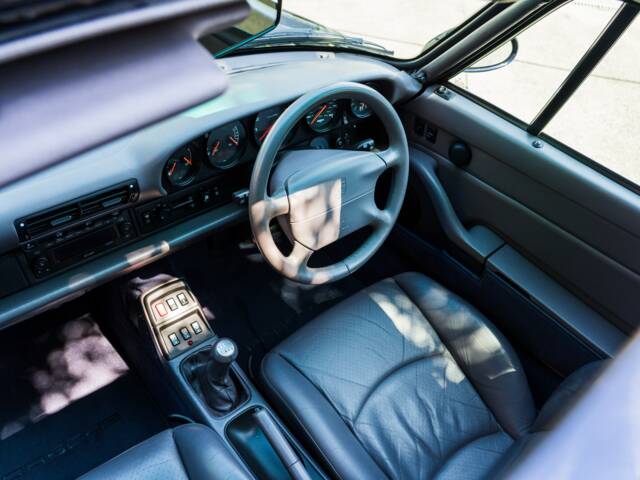 Porsche 911 Carrera 4