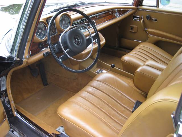 Mercedes-Benz 280 SE