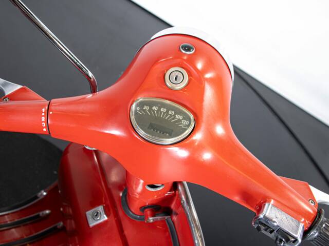 Piaggio Vespa 200 Rally