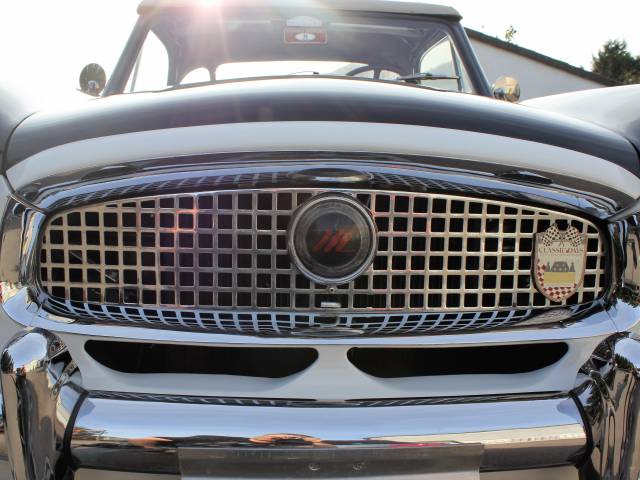Nash Metropolitan