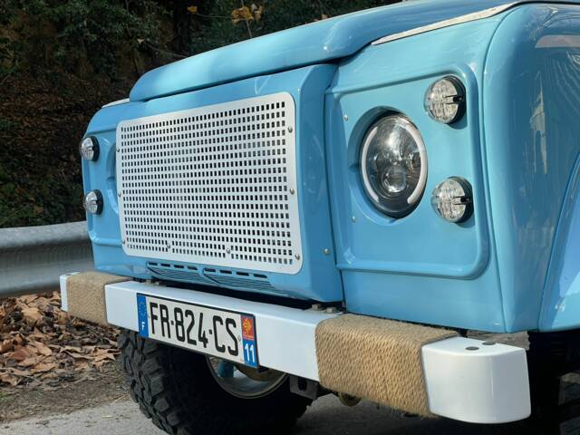 Land Rover Defender 90