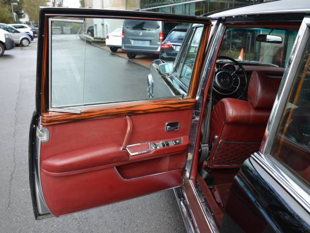 Mercedes-Benz 600