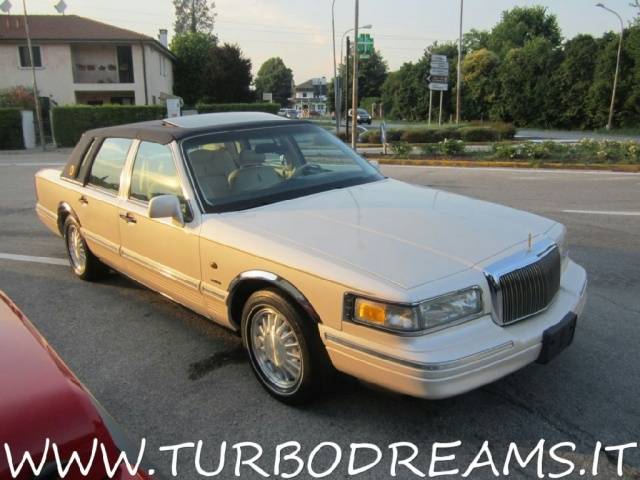 Bild 1/23 von Lincoln Town Car (1995)