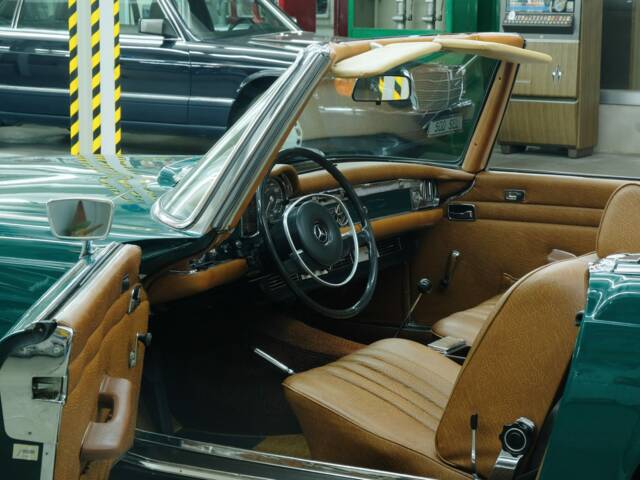Mercedes-Benz 280 SL