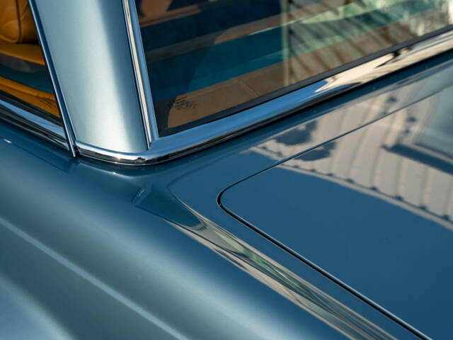 Mercedes-Benz 280 SL