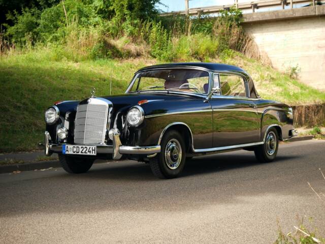 Image 1/43 de Mercedes-Benz 220 S (1957)