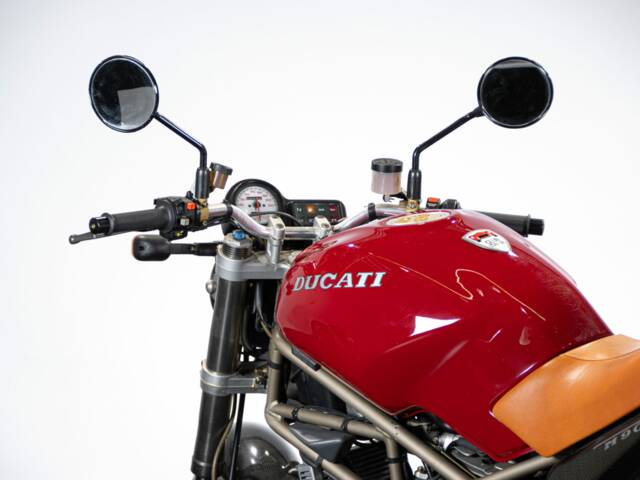 Ducati Monster 900