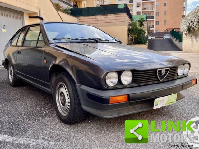 Image 1/10 of Alfa Romeo GTV 2.0 (1981)