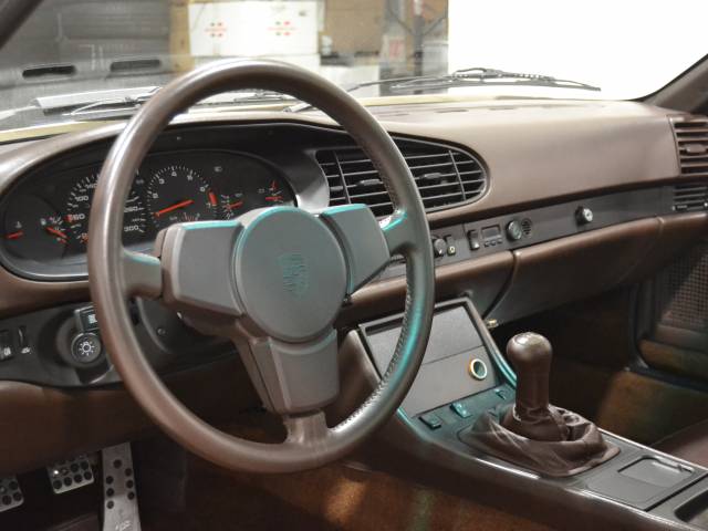 Porsche 944 Turbo