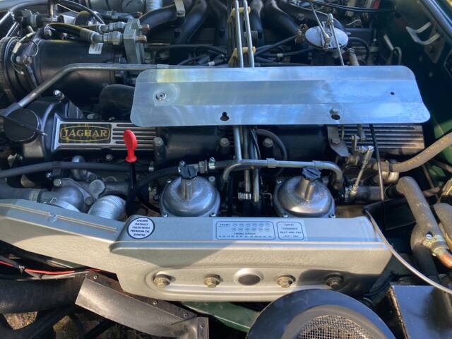 Jaguar E-Type V12 (2+2)