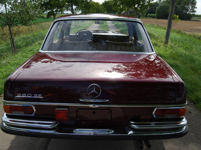 Mercedes-Benz 280 SE