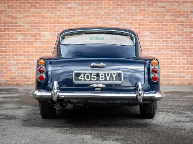 Aston Martin DB 4