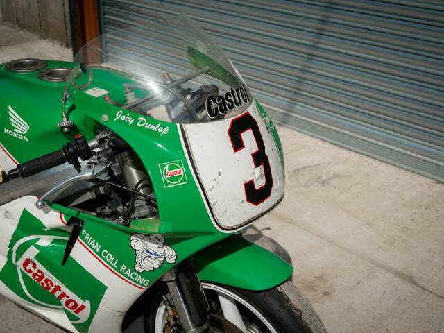 Honda VFR 750R RC 30
