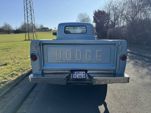 Dodge D 100