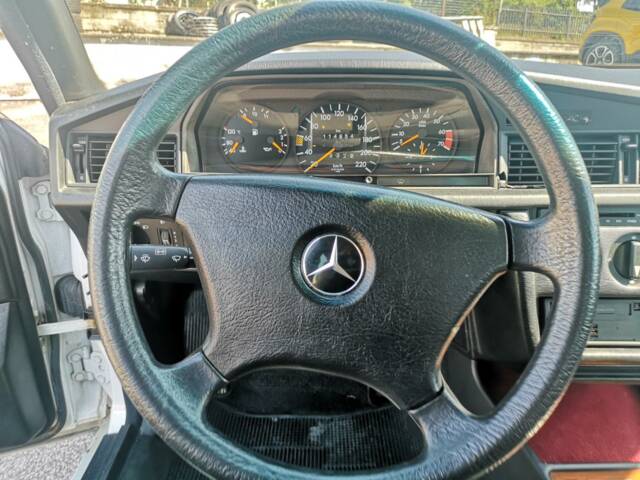 Mercedes-Benz 190 E 1.8