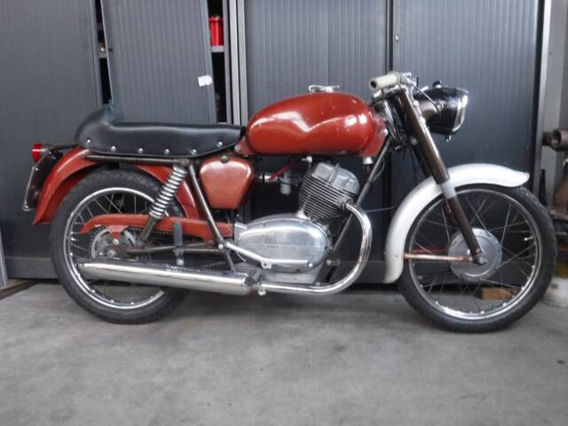 Image 1/19 of Moto Guzzi DUMMY (1968)