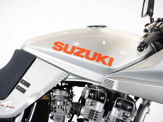 Suzuki GSX 750S Katana
