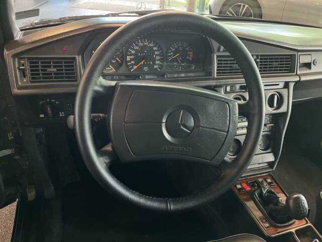 Mercedes-Benz 190 E 2.3-16