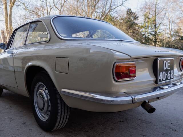 Alfa Romeo Giulia GT 1300 Junior