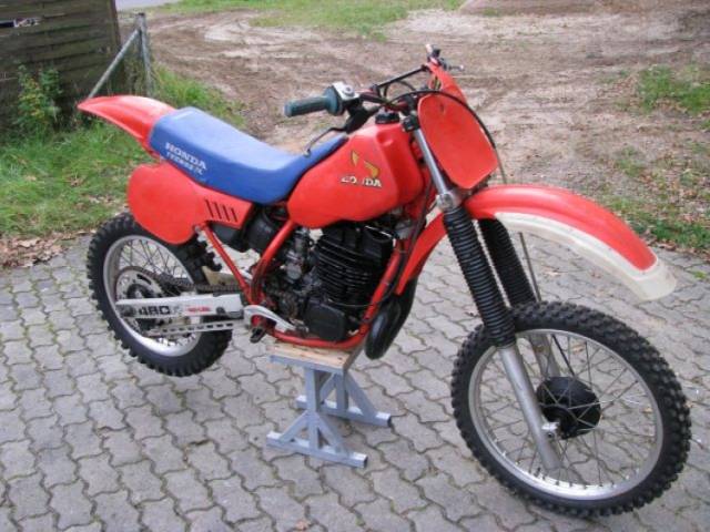 Imagen 1/6 de Honda DUMMY (1983)
