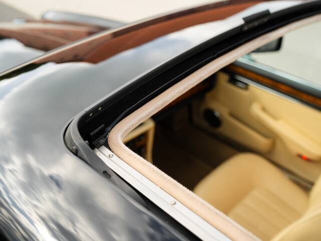 Daimler Double Six