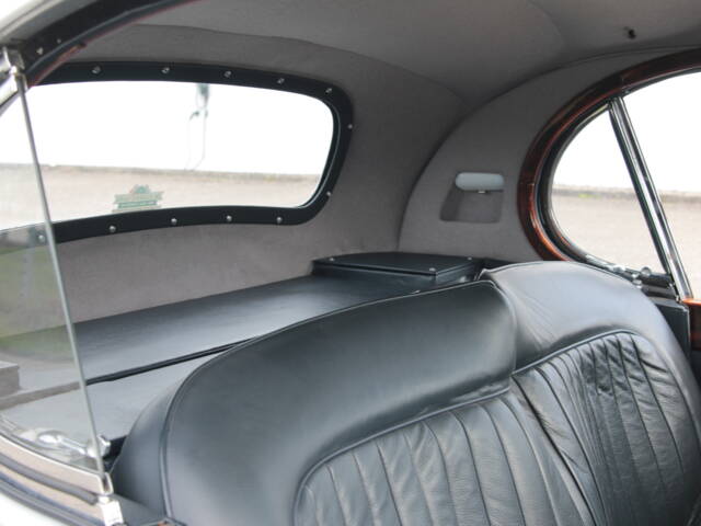 Jaguar XK 120 FHC