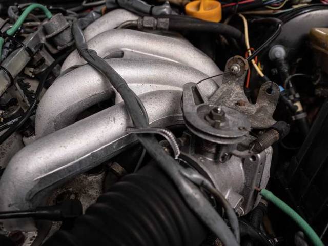 Porsche 944