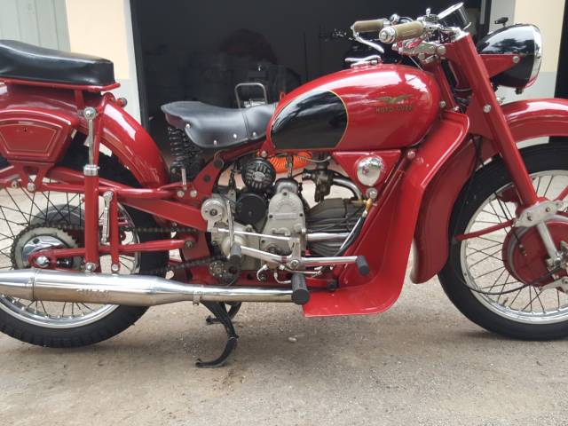 Imagen 1/4 de Moto Guzzi DUMMY (1953)