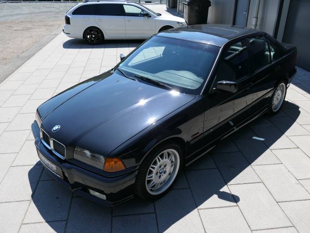 BMW 328i