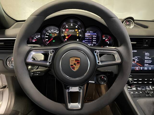Porsche 911 Carrera GTS
