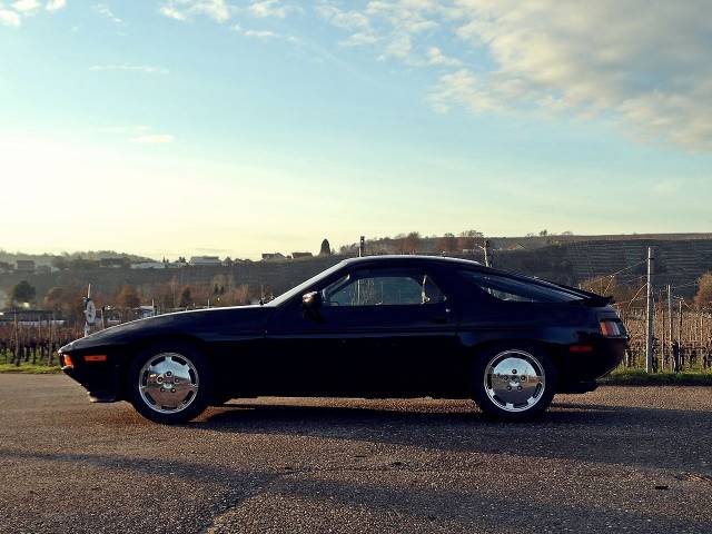 Porsche 928 S