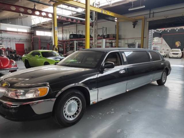 Afbeelding 1/5 van Lincoln Town Car (2000)