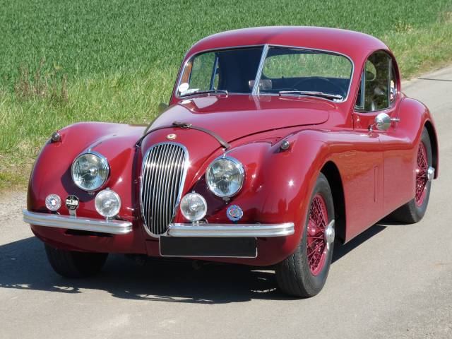 Immagine 1/18 di Jaguar XK 120 FHC (1952)