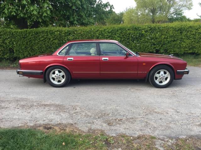 Jaguar XJ 40 3.2