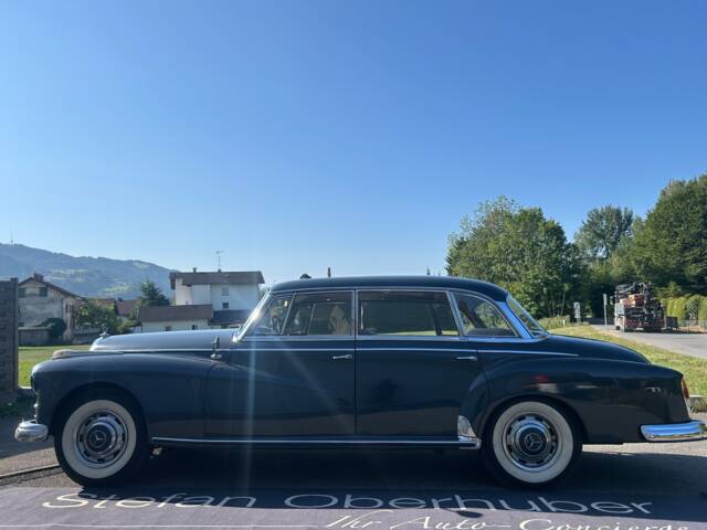 Mercedes-Benz 300 d