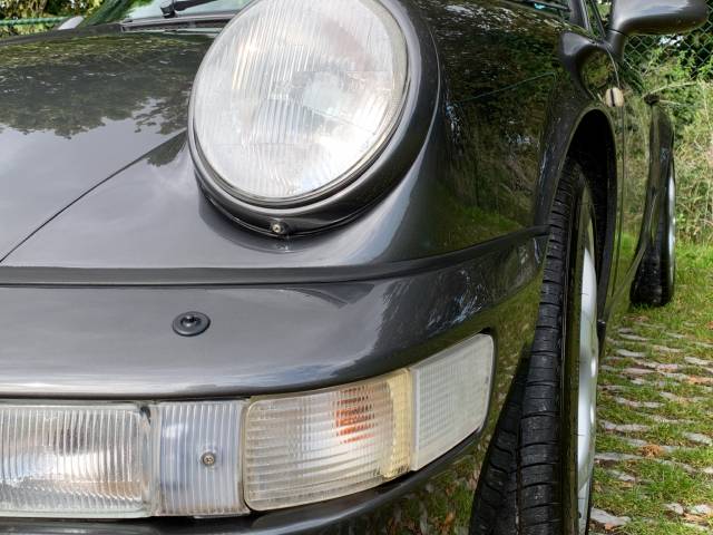 Porsche 911 Carrera 4