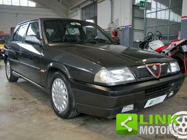 Imagen 1/10 de Alfa Romeo 33 1.7 16v QV (1990)