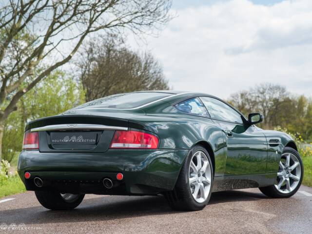 Aston Martin V12 Vanquish