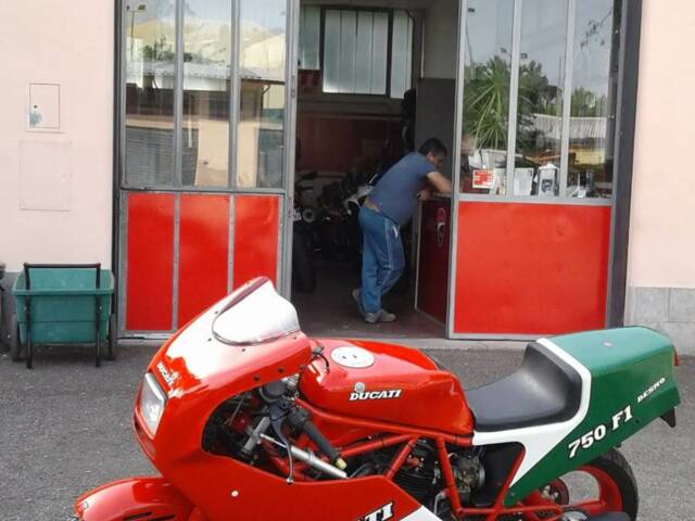 Ducati 750 F1