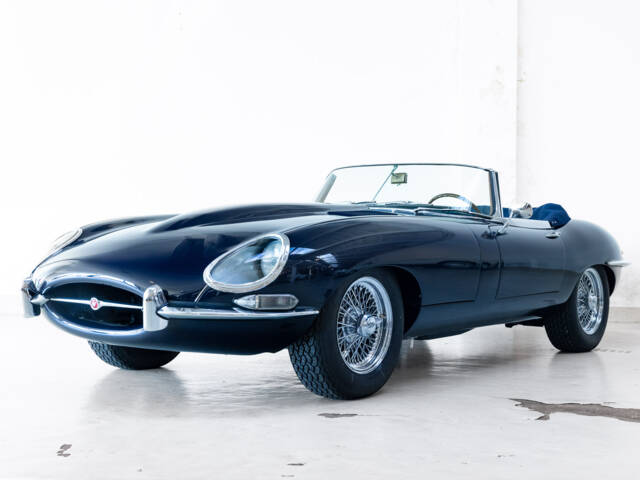 Image 1/48 de Jaguar E-Type (1967)