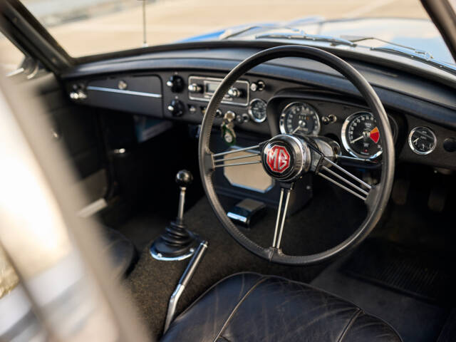 MG MGC GT