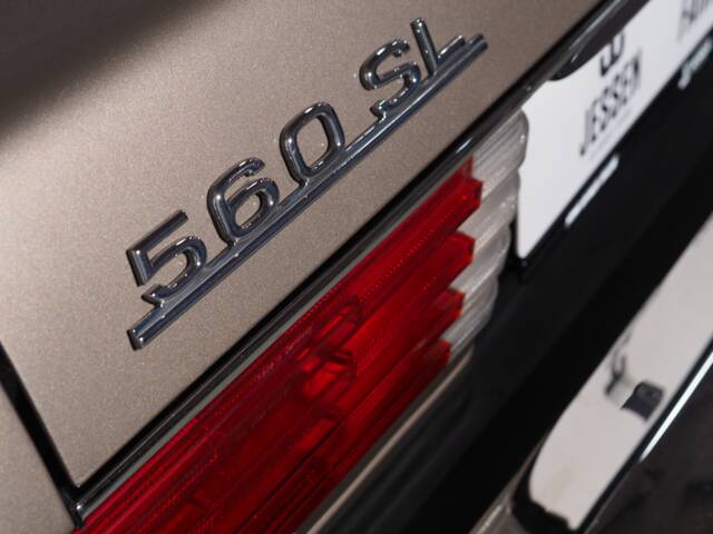 Mercedes-Benz 560 SL