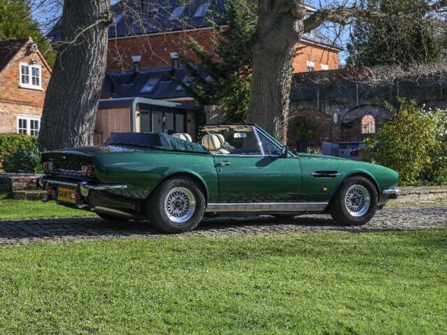 Aston Martin V8 EFi Volante