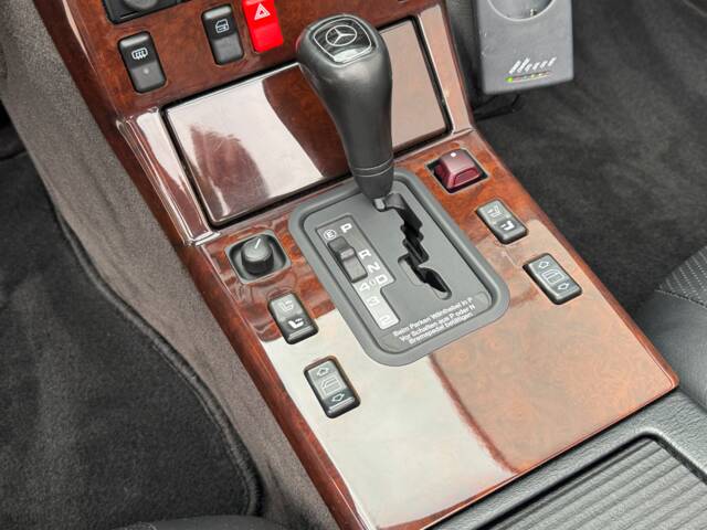 Mercedes-Benz SL 320