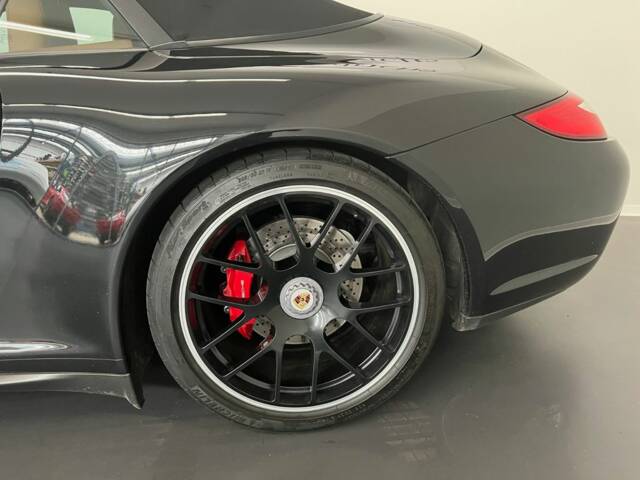 Porsche 911 Carrera 4 GTS
