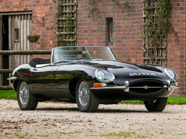 Image 1/50 of Jaguar E-Type (1967)