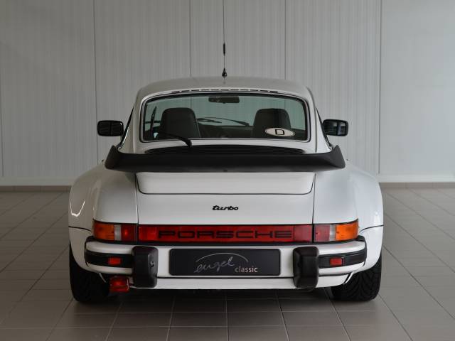 Porsche 911 Turbo 3.3